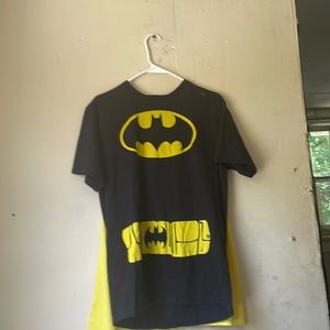 Medium Batman shirt with cape